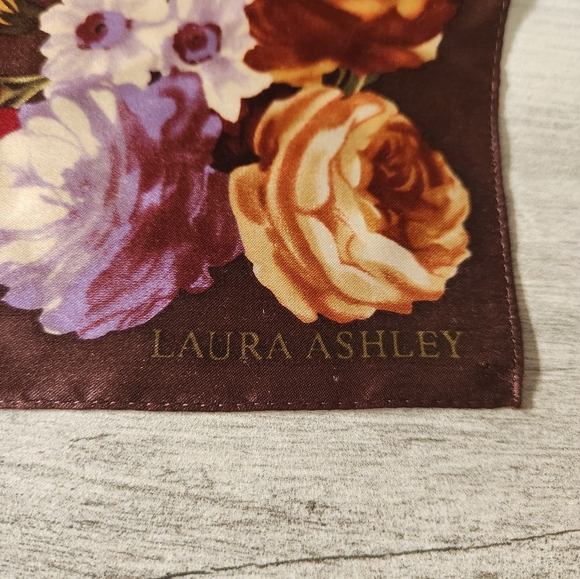 Vintage Women's Laura Ashley Brown Floral Rose Silk Scarf Grannycore 21x21 - Picture 2 of 7